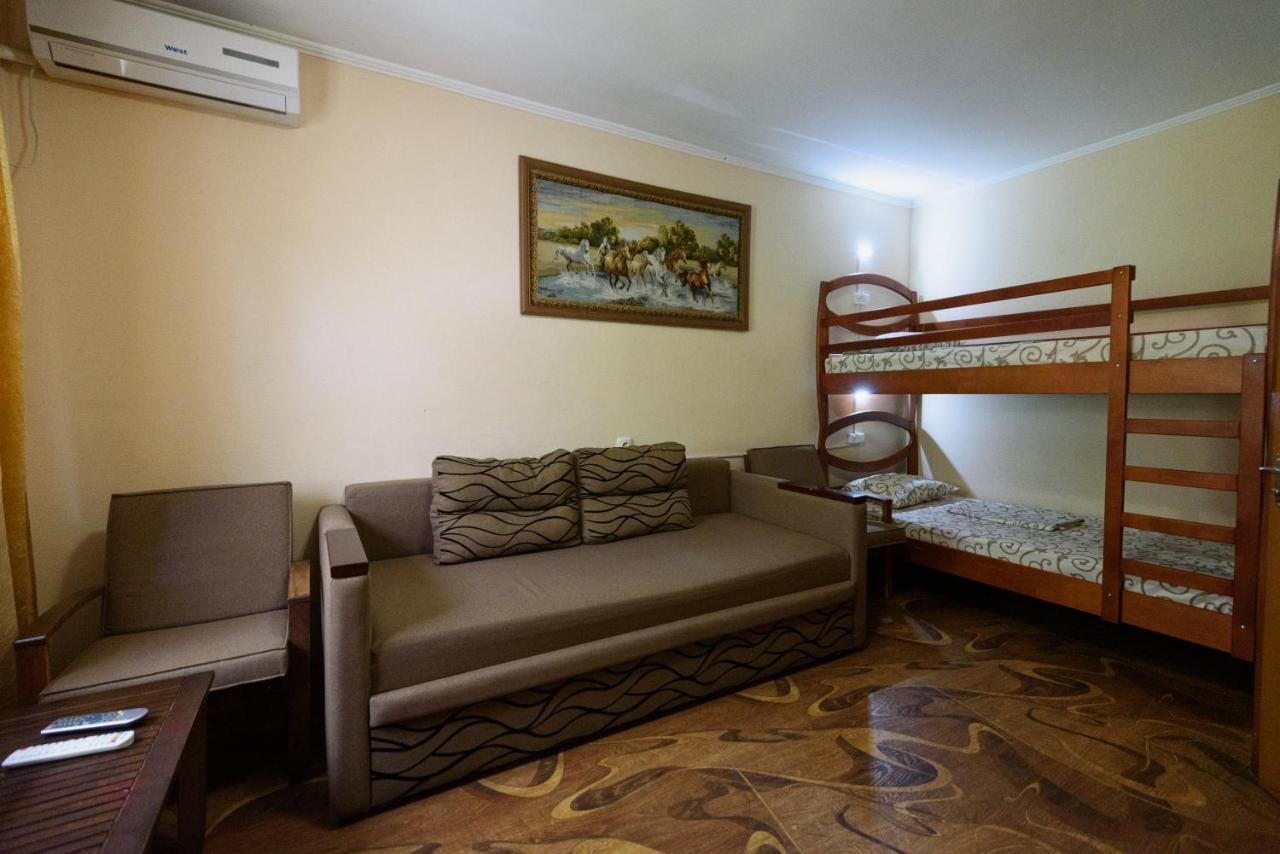 Maiami Hotel Nikopol' Exterior photo